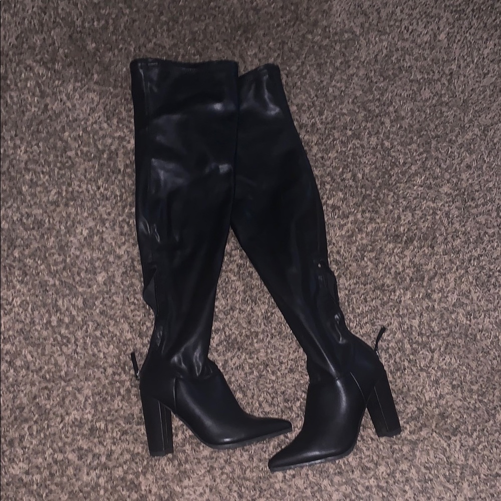 Elegant Black Over-the-Knee Boots